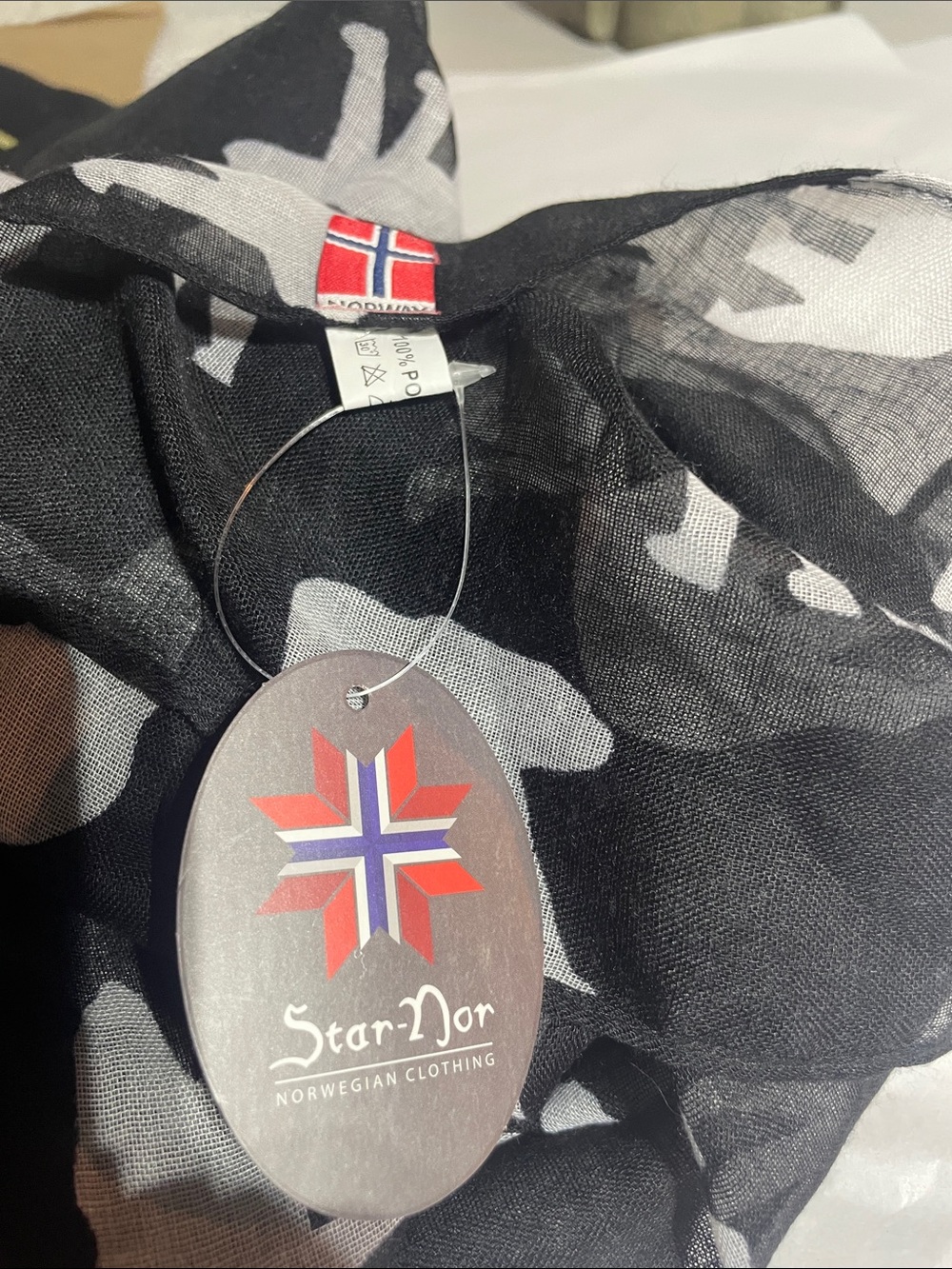Star-Nor Scarf - Picture 6 of 7